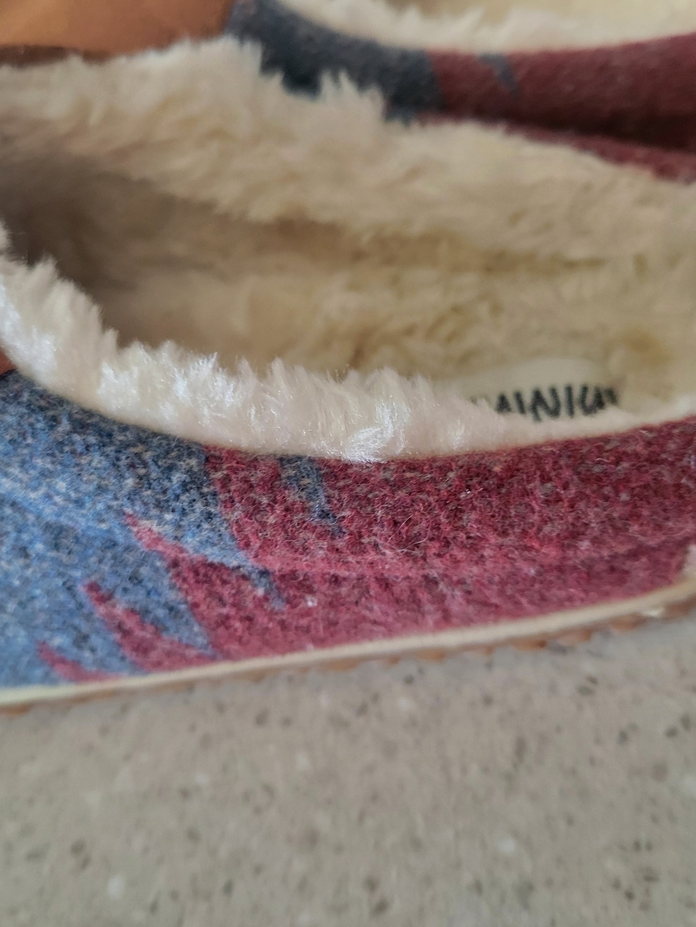 Minnetonka Red and Blue Wool Lined Slip-On Slippers - Picture 5 of 7